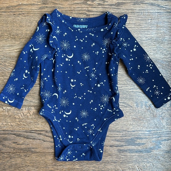 Old Navy Stars Ruffle Waffle Onesie and Pants Set, Size 3-6 Months - Picture 5 of 7